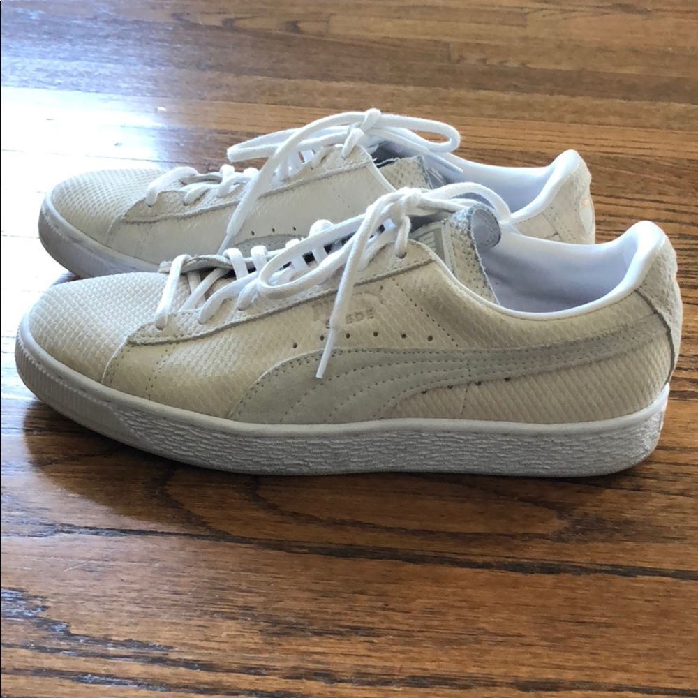 Puma classic Lo sneaker. Size 40